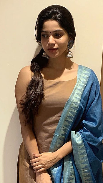 Divya Bharathi 8246, Beauty, Divya Bharathi, actress HD phone wallpaper