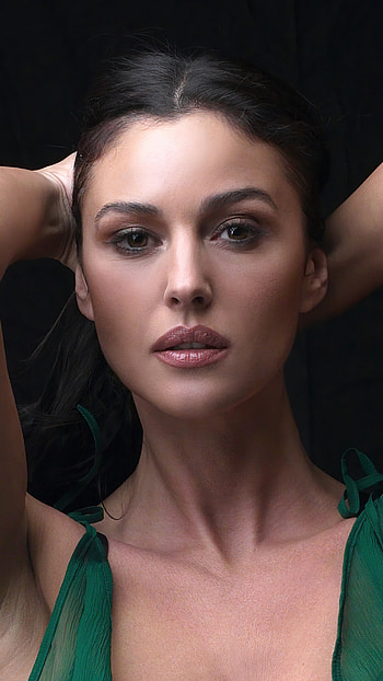 Monica Bellucci, Esquire shoot, 2020 , Premium quality HD phone wallpaper