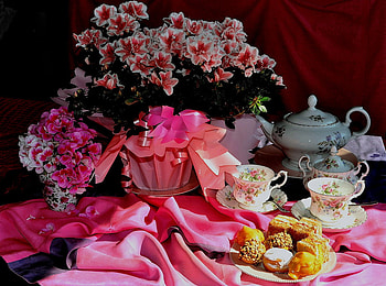 Still life, cups, tea, time, ribbon, vase, flowers HD wallpaper