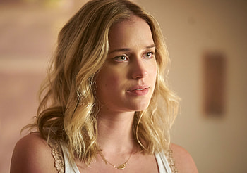 Elizabeth Dean Lail , Samantha Thompson HD wallpaper