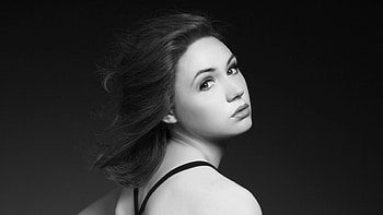 Karen Gillan Monochrome, karen-gillan, celebrities, girls, monochrome, black-and-white HD wallpaper