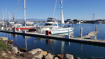 Boats in a Southern California Harbor, Reflections, Boats, Rocks, Water, Mountains, Sky, California HD wallpaper