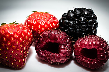 Food, Raspberry, Blackberry, Berry, Juicy HD wallpaper