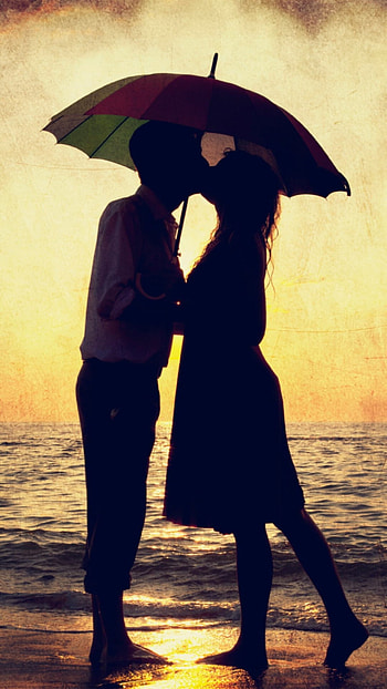 Comics-inspired kiss, Graphic novel art, Digital masterpiece, Pop culture tribute HD phone wallpaper