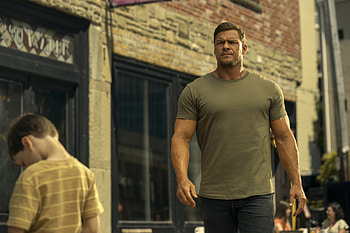 Reacher TV Show Featuring Alan Ritchson, TV Show, Reacher, Alan Ritchson HD wallpaper