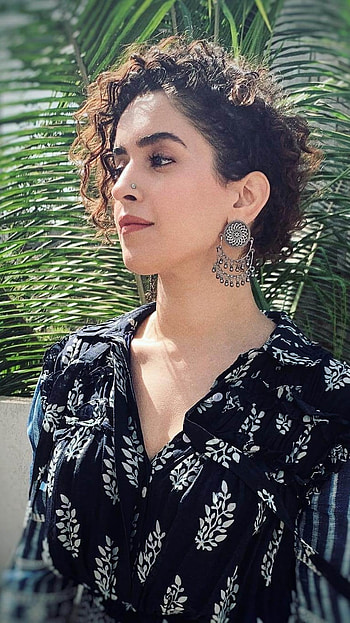 Sanya Malhotra, Actress, Sanya Malhotra Bollywood Actress HD phone wallpaper