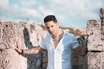 Leoni Torres, Yeandro Tamayo's project, Cuban music news, Miami's influence HD wallpaper