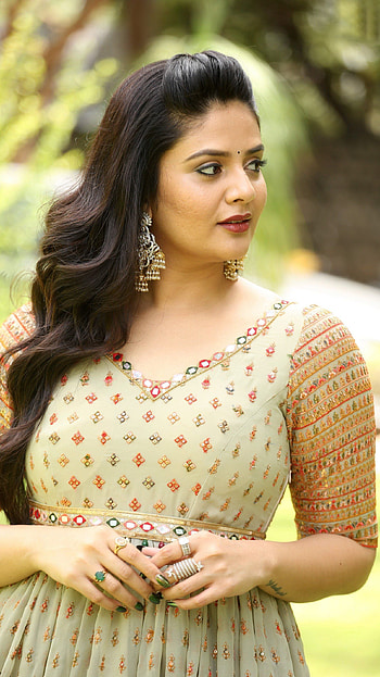 Sreemukhi, telugu actress, anchor HD phone wallpaper