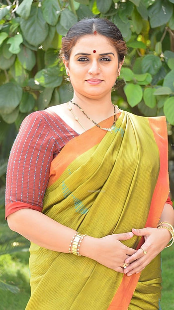 Pavitra lokesh, kannada actress HD phone wallpaper