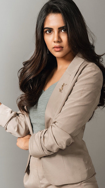 Kalyani Priyadarshan, South HD phone wallpaper