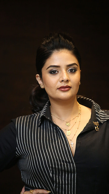 Sreemukhi, actress, anchor, model HD phone wallpaper