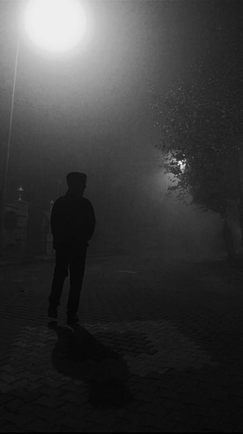Foggy Man, gray, white, bw, men, black, startling, lonely HD phone wallpaper