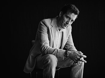 Clive Owen, Suave and Roguish, Broadway Debut, Old Times HD wallpaper