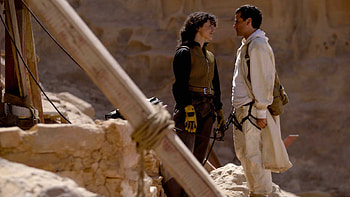 May Calamawy Oscar Isaac Moon Knight HD wallpaper