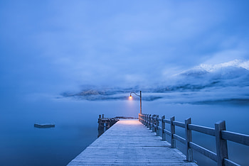 Cloudy sunset, pier, street light, sea HD wallpaper