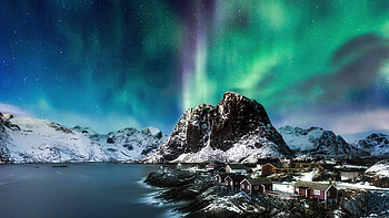 Aurora Borealis, Norwegian night, Reflective lake, Mountain scenery HD wallpaper