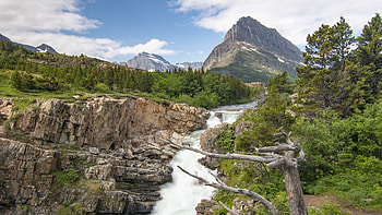 Many Glacier Valley, Glacier National Park, Montana HD wallpaper