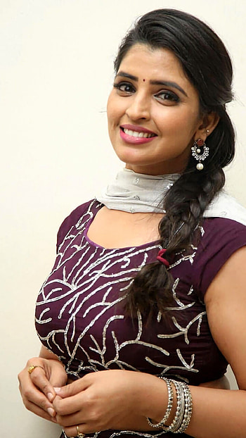 Shymala, telugu anchor HD phone wallpaper