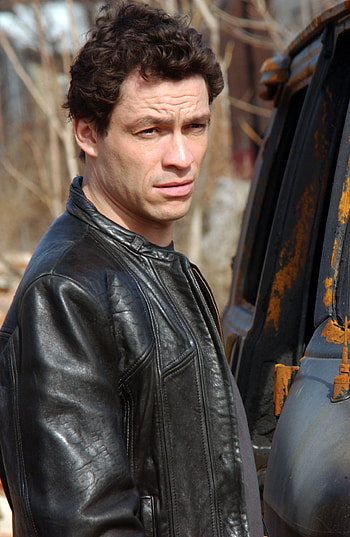 The Wire season 2 , Complex characters, Authentic storytelling, Gritty cityscape HD phone wallpaper