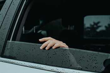 Drops, Hand, Miscellanea, Miscellaneous, Wet, Car, Machine, Glass, Fingers HD wallpaper