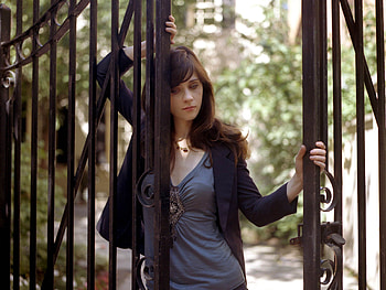 Gate, celebrity, beautiful, Zooey Deschanel HD wallpaper