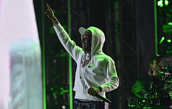 Lil Uzi Vert, Nostalgic pinball references, Infectious beats, Energetic melodies HD wallpaper