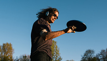 Frisbee legend, Grlitzer park hero, Disc magician, Disc throwing greatness HD wallpaper