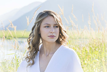 Melissa Benoist 2017 Outdoors, melissa-benoist, celebrities, girls HD wallpaper