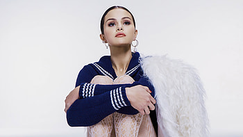 Selena Gomez CR Fashion Book hoot , selena-gomez, music, celebrities, girls, hoot HD wallpaper