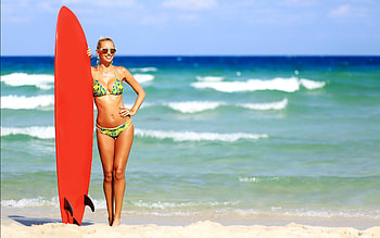 Surfer on the Beach, model, blonde, bikini, surfboard, beach HD wallpaper