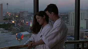 Fools Rush In, Caesar's Palace bathrobe, Salma Hayek, Isabel Fuentes Whitman HD wallpaper