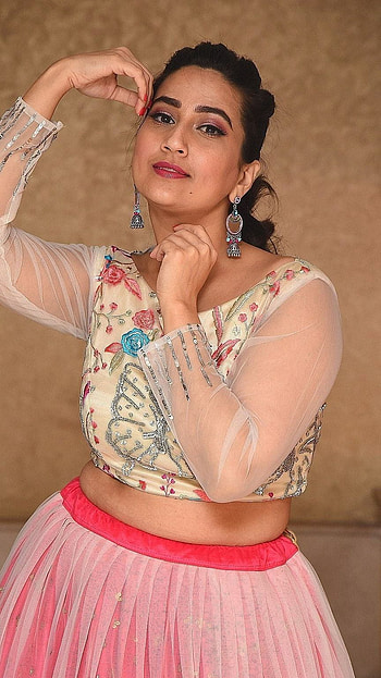 Manjusha, anchor HD phone wallpaper