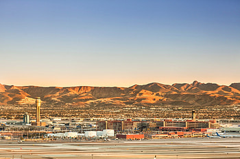 McCarran International Airport, Coronavirus travel impact, Airport closures, Travel restrictions HD wallpaper