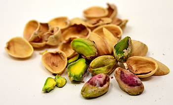 Pistachios, dry fruits, close up HD wallpaper