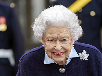 Elizabeth II, Royal tea traditions, Etiquette rules, English customs HD wallpaper