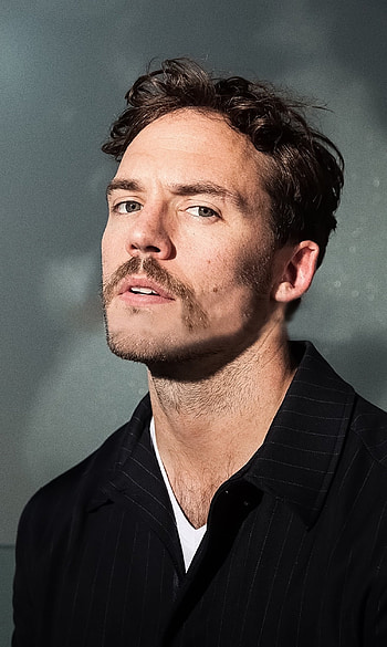 Sam Claflin, Dedicated fans, Fanbase support, Celebrity fandom HD phone wallpaper