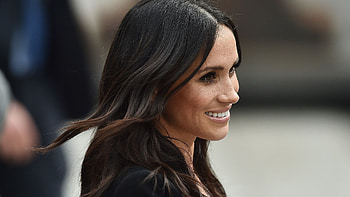 Meghan Markle blackheads, Facialist removing markles, Skincare routine, Beauty secrets HD wallpaper