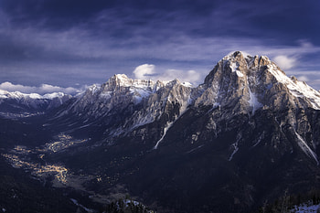 Majestic Mountain Valley : Nature's Stunning Panorama, mountain, nature, valley HD wallpaper