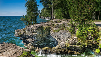 Lake Michigan, Cave Point County Park, Michigan, trees, water, rocks, usa, sky HD wallpaper
