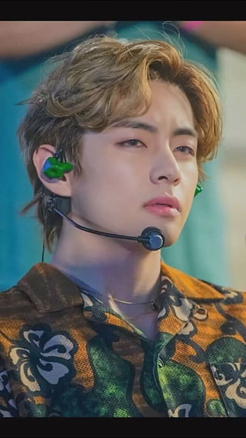 Kim taehyung, Cute, tae HD phone wallpaper