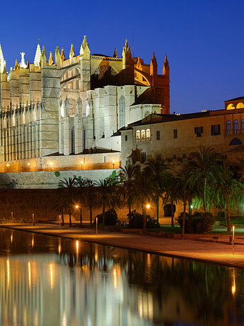 Majorca Mallorca palace, Palma de Mallorca, mobile tablet, Royal grandeur HD phone wallpaper