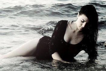 Bath, sexy, girl, model, beach HD wallpaper