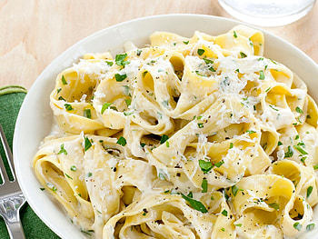 Creamy fettuccine alfredo, Top backgrounds, Fettuccine alfredo , Pasta perfection HD wallpaper