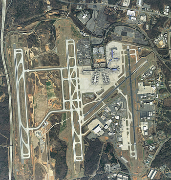 Charlotte Douglas International Airport, American Airlines hub, Travel hub, Infrastructure development HD phone wallpaper