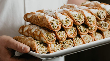 Melbourne's cannoli factory, Dedicated to cannoli, Concrete playground, Sweet indulgence HD wallpaper