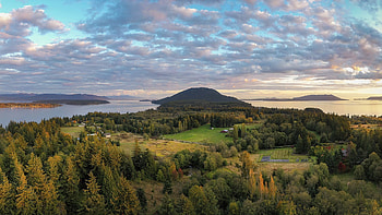 Aerial view, Lummi Island, Puget Sound, Whatcom County HD wallpaper