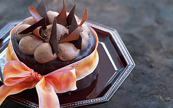 Cake in high resolution, Stunning , Tempting delight, Decadent sweetness HD wallpaper
