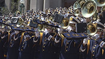 Fighting Irish band, Notre Dame pride, Energetic performance, Musical heartbeat HD wallpaper