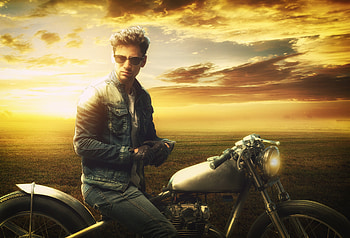 Man On A Motorbike At Sunset, bikes, man, sunset, artist HD wallpaper