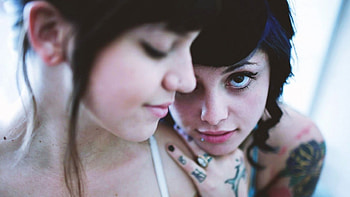 tattoo girls, tattoo, two, girls, smile HD wallpaper